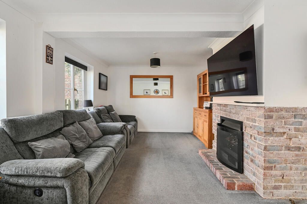 Property photo 2 of 13