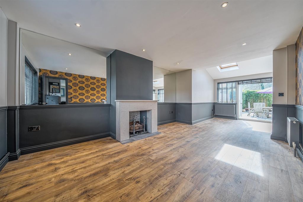 Property photo 3 of 13 1425251-11-69Bd42E096252.Jpg