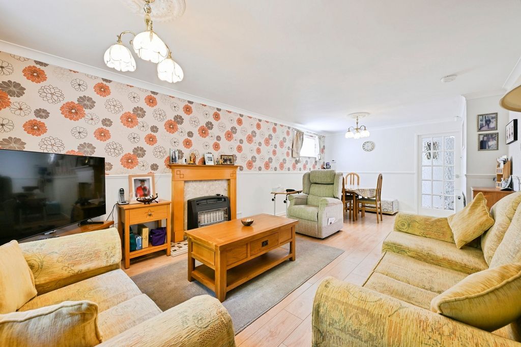 Property photo 3 of 28 Pbox-Img.Jpg