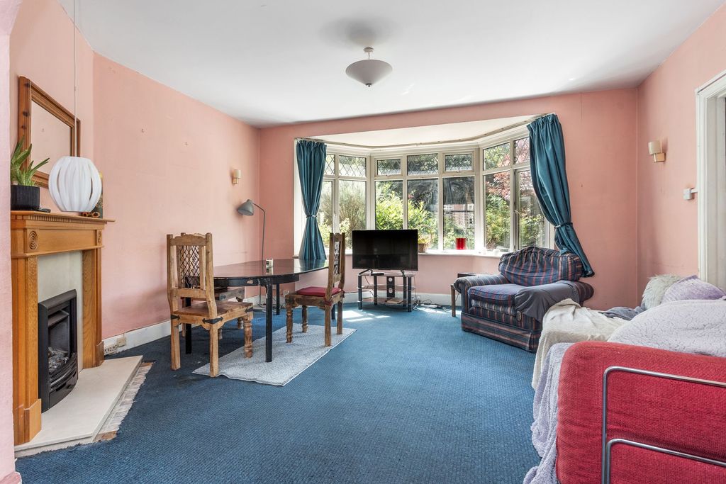 Property photo 2 of 17