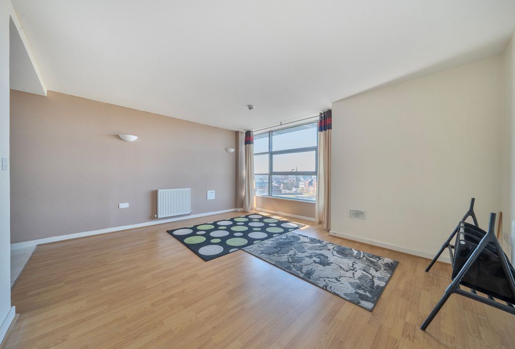 Property photo 3 of 8 1438279-7-69d52Be...