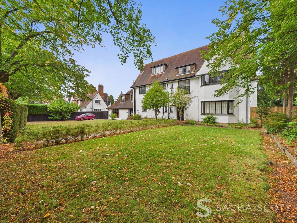 Lynwood Road, Epsom KT17, 2 bed flat for sale, £435,000 | PrimeLocation