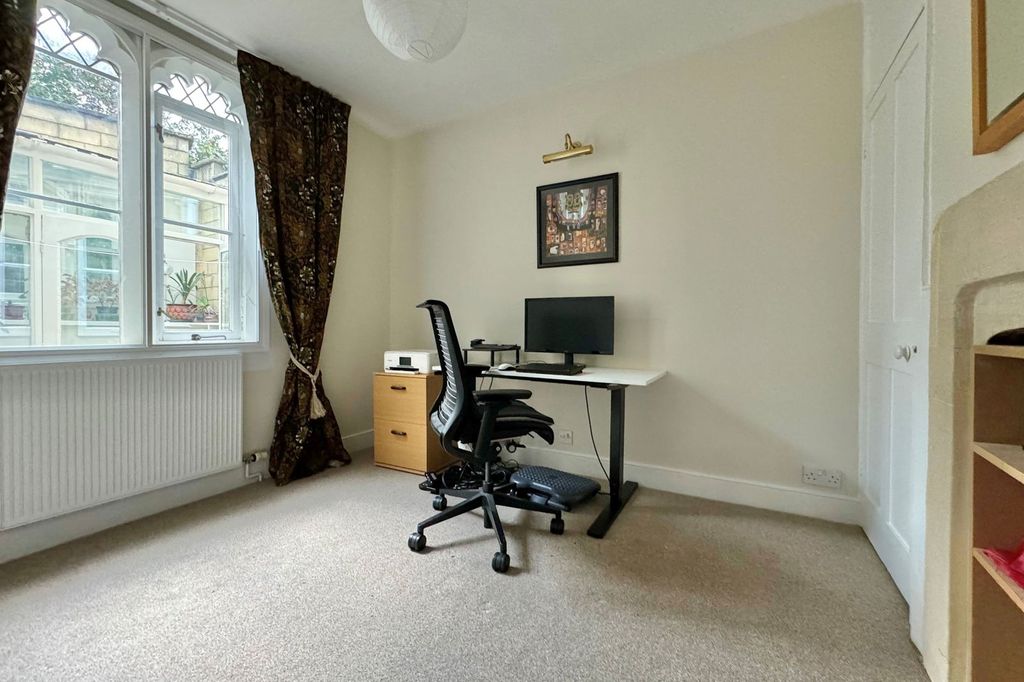 Property photo 3 of 18