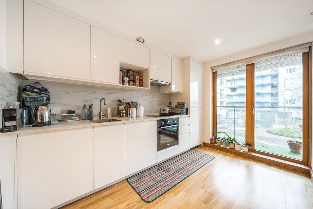 Property photo 3 of 14 Kitchen