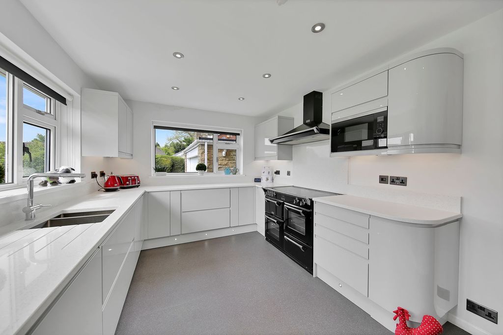 Property photo 2 of 30