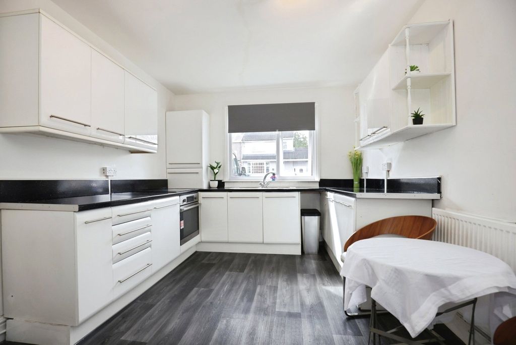 Property photo 3 of 16 Picture No. 06