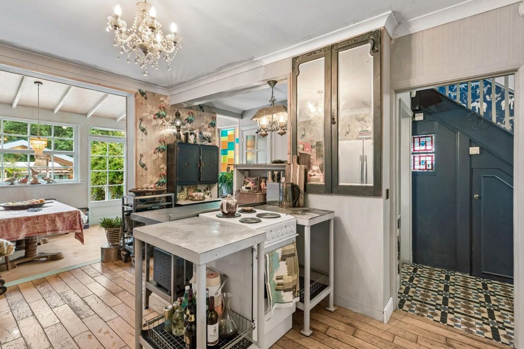Property photo 3 of 18 0206202624_Bels_59 Church Drive _Nw9 8Dn_014.Jpg