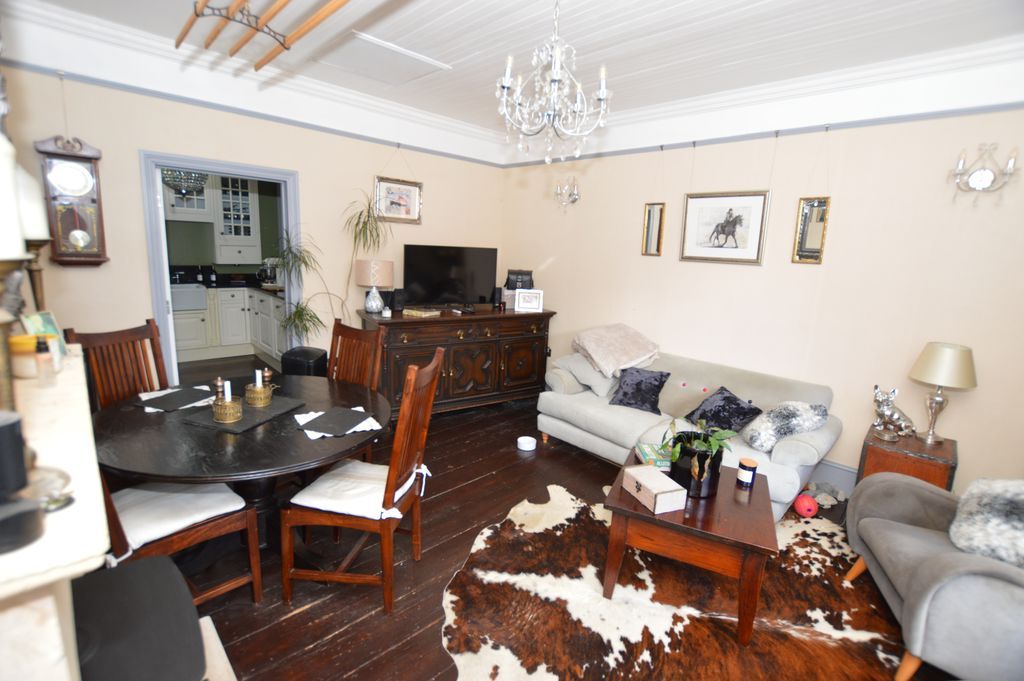 Property photo 1 of 8 Living Room Pic2