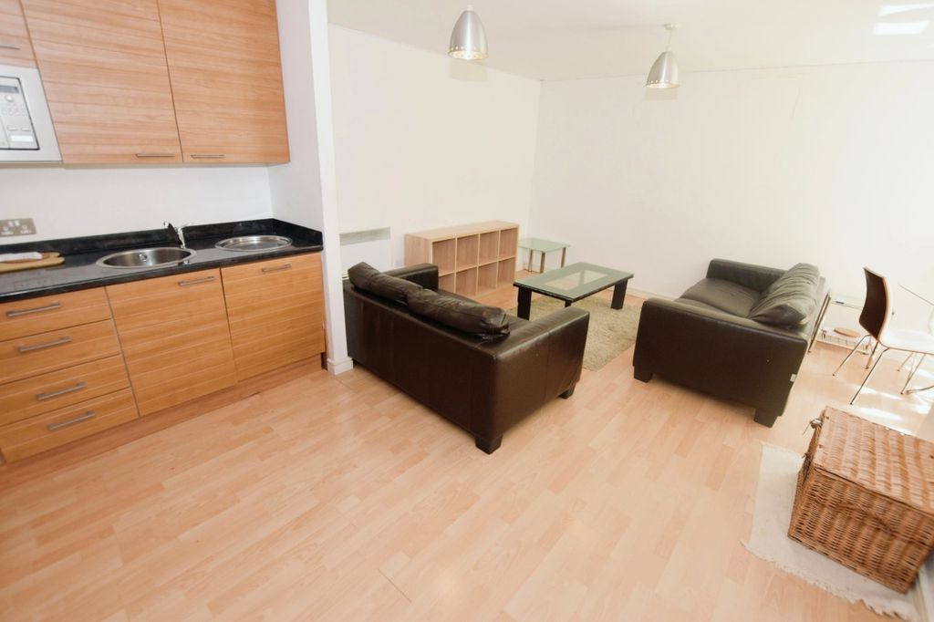 Property photo 2 of 21 Picture No. 20