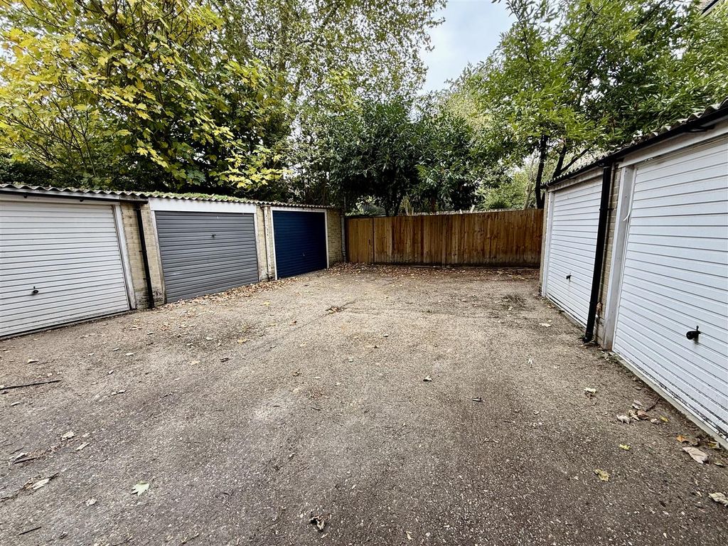 Property photo 3 of 4 3