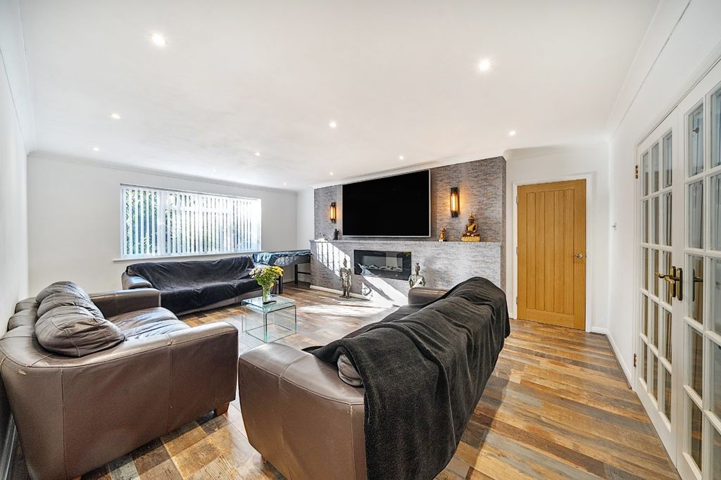 Property photo 2 of 30 Picture No. 09