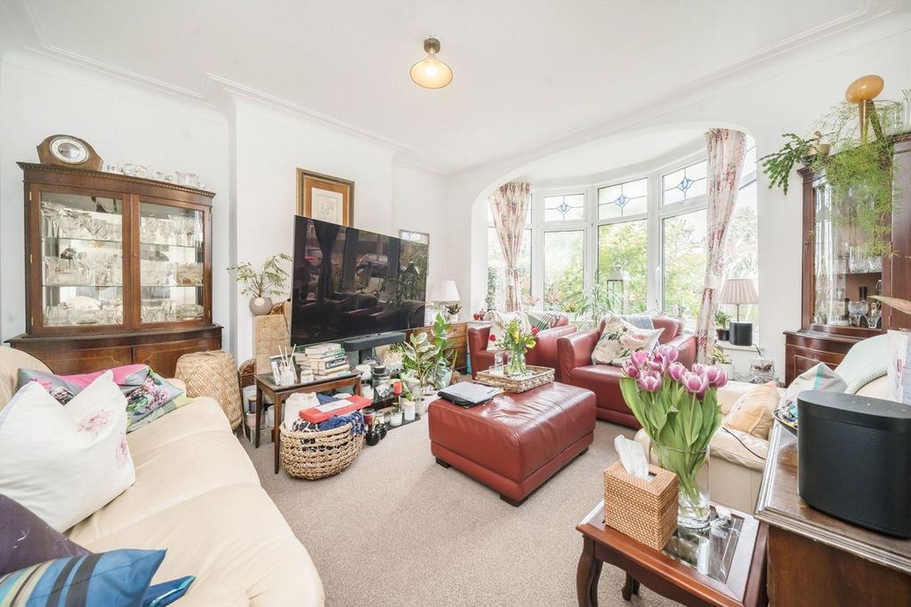 Property photo 2 of 8