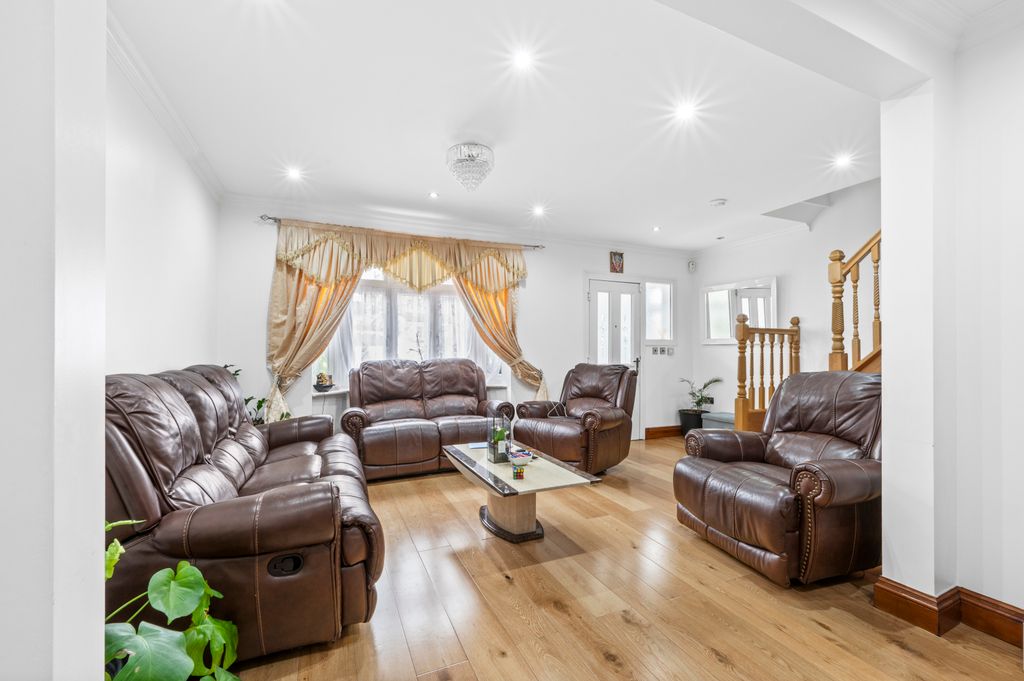 Property photo 1 of 14 Picture No. 05