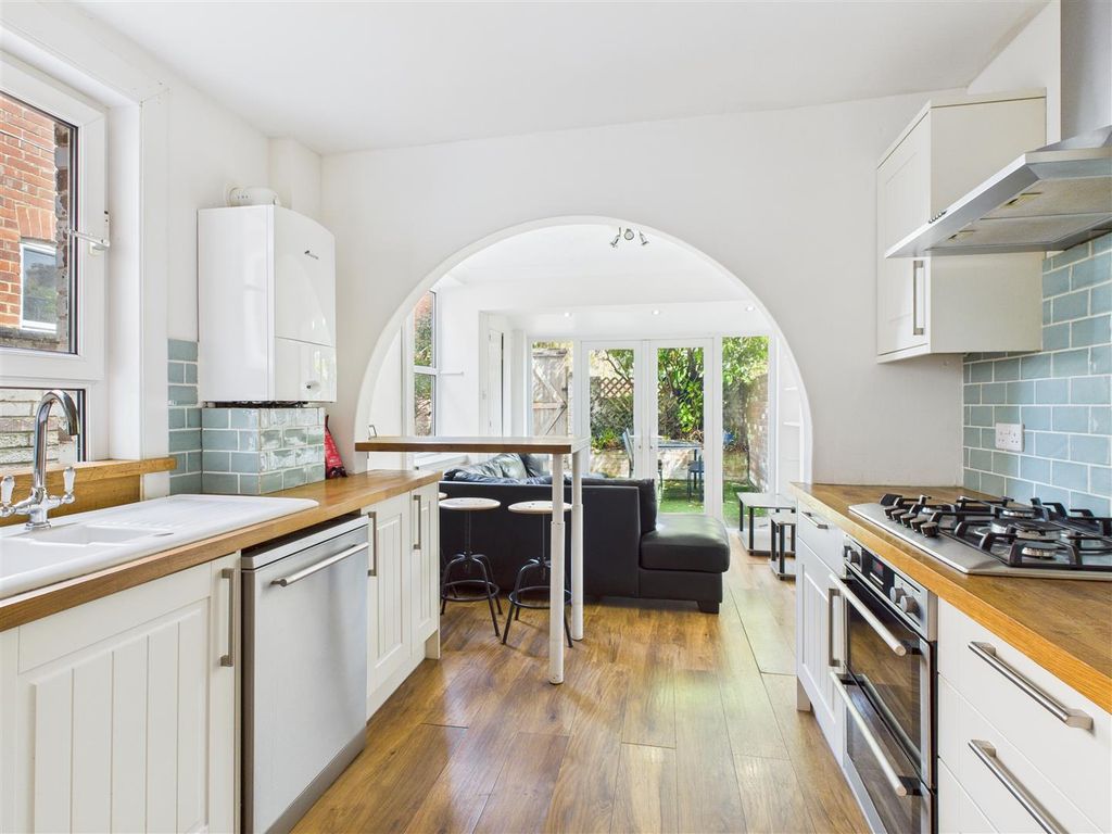 Property photo 2 of 13 18 Barrack Road - 01.Jpg