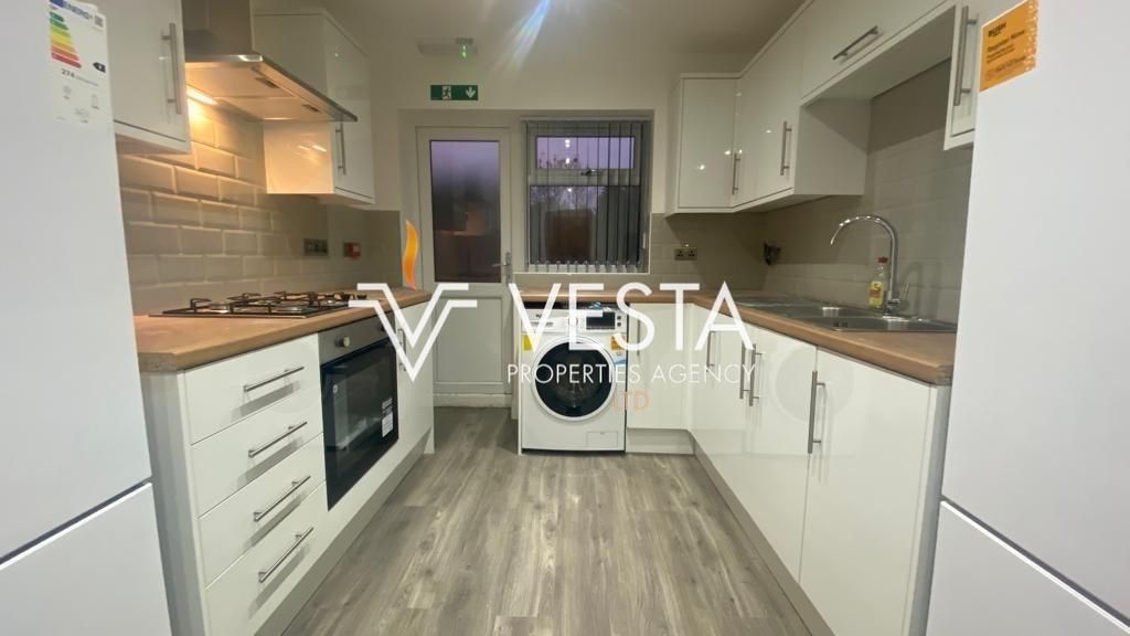 Property photo 2 of 41