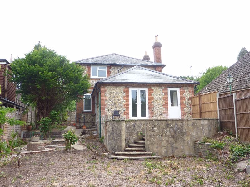 Property photo 2 of 12 Photo 3