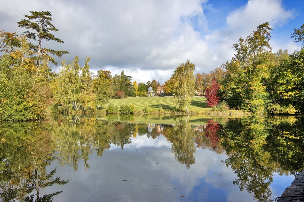 Property photo 3 of 11 Lake