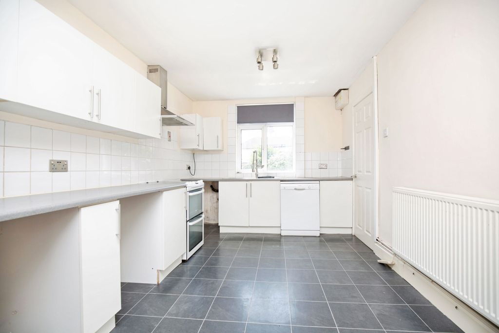 Property photo 2 of 12 31Fd62Bb-Mw26-1209