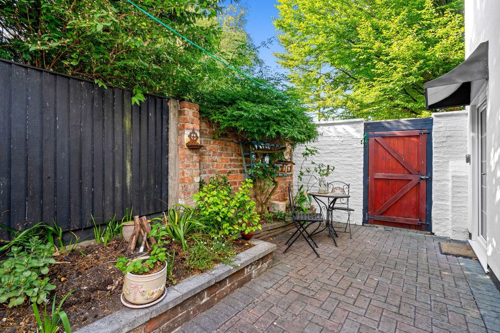 Property photo 3 of 19