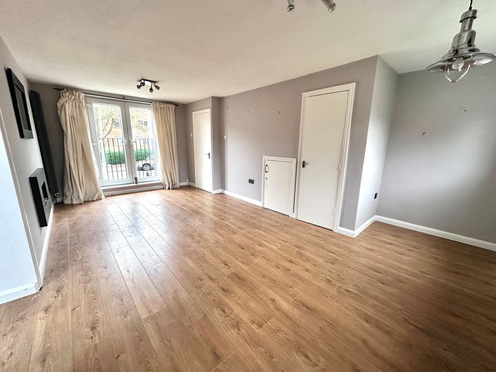 Property photo 3 of 10 Image