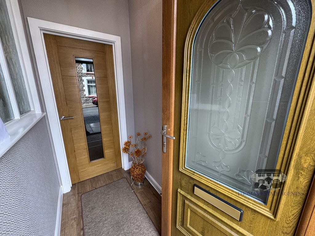 Property photo 2 of 11 Entrance Porch