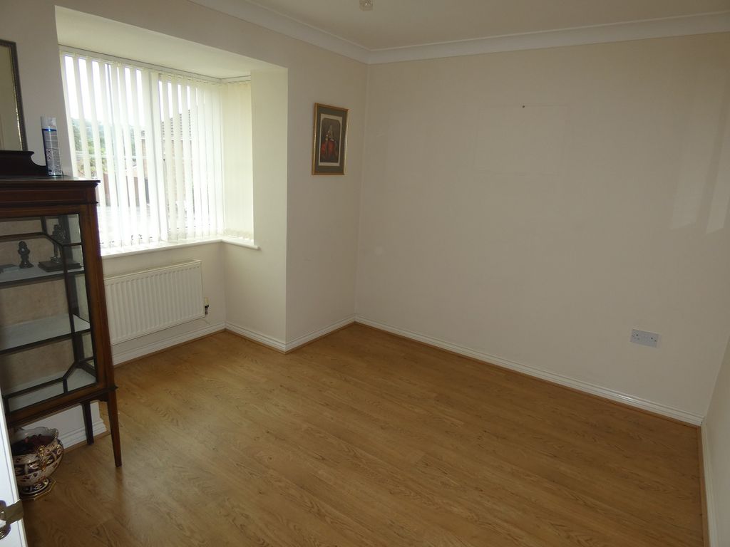 Property photo 3 of 12 Front Lounge