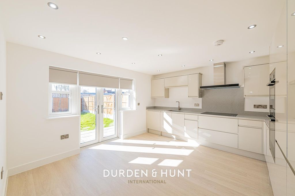 Property photo 2 of 26 Montague-18.Jpg