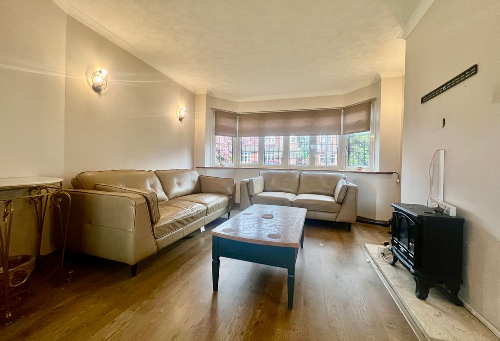 Property photo 2 of 11 Img_2770