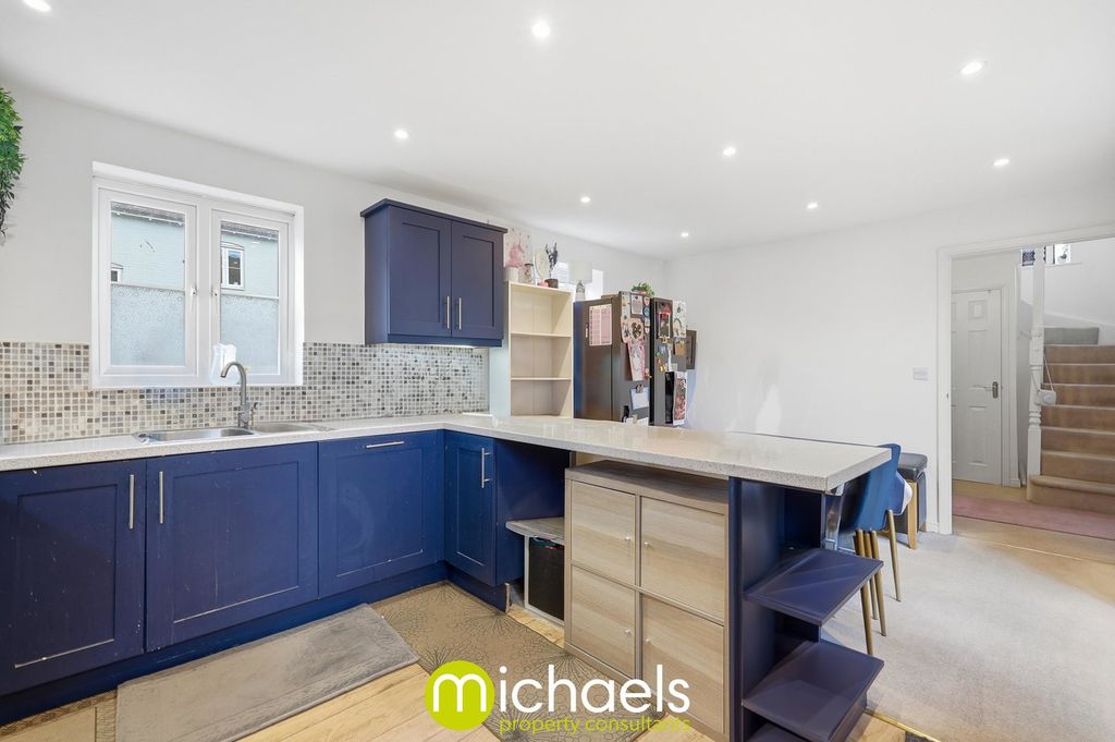 Property photo 2 of 21