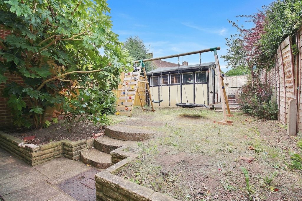 Property photo 3 of 10