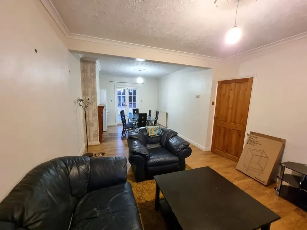 Property photo 3 of 18