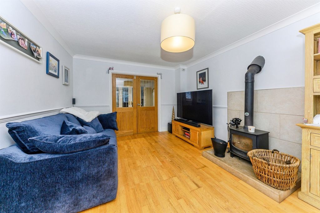 Property photo 2 of 22