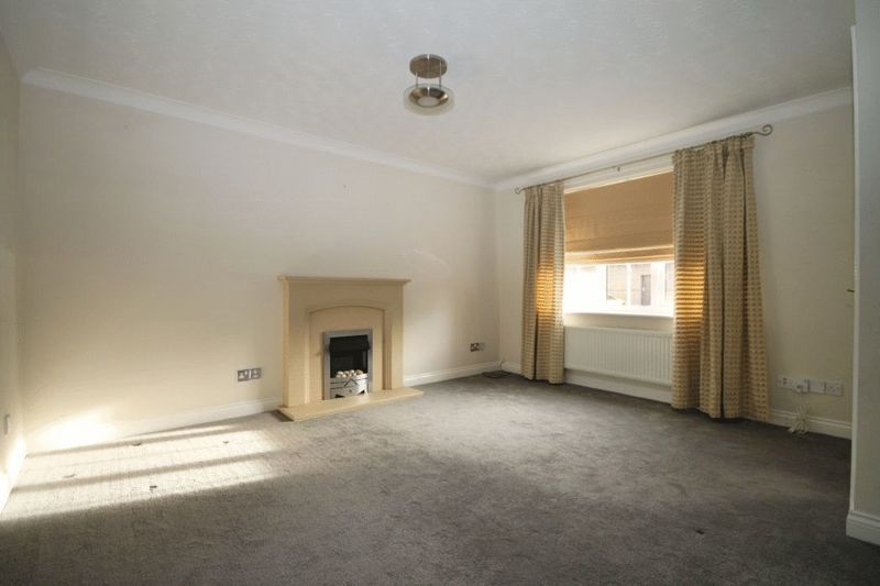 Property photo 2 of 10 Lounge