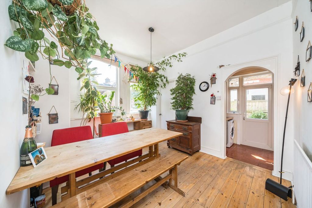 Property photo 3 of 7