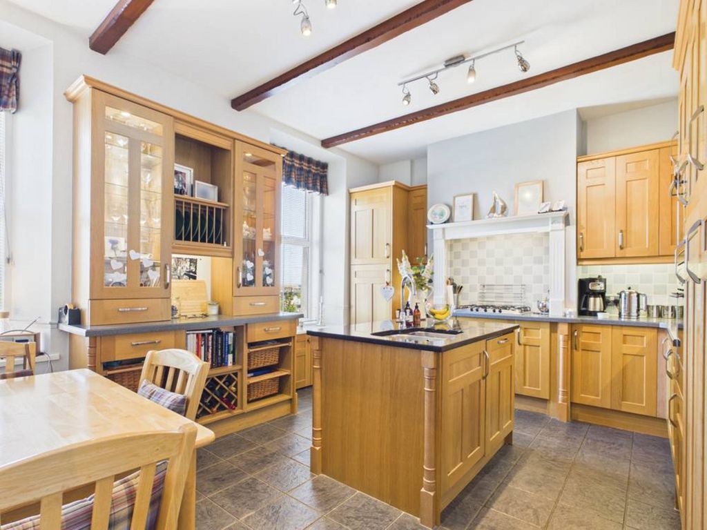 Property photo 3 of 36