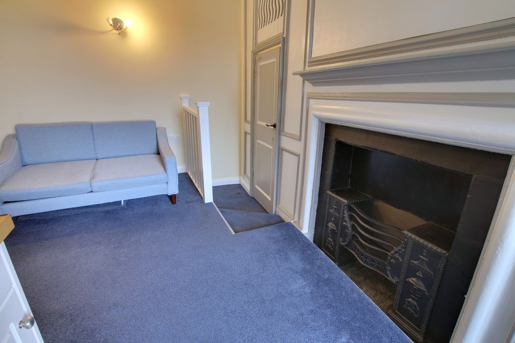 Property photo 3 of 6