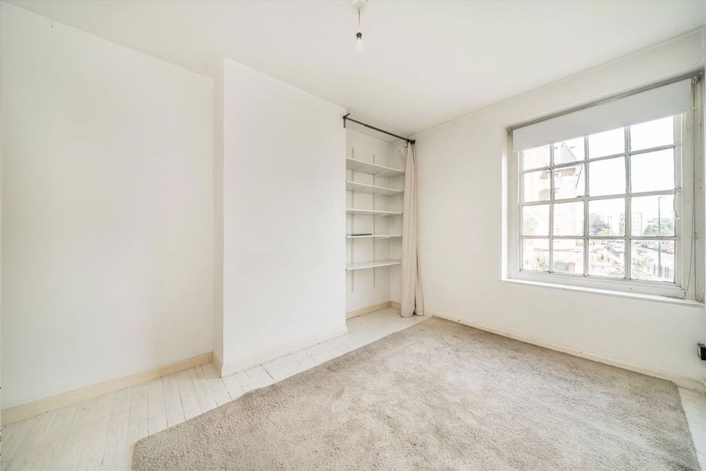 Property photo 3 of 8