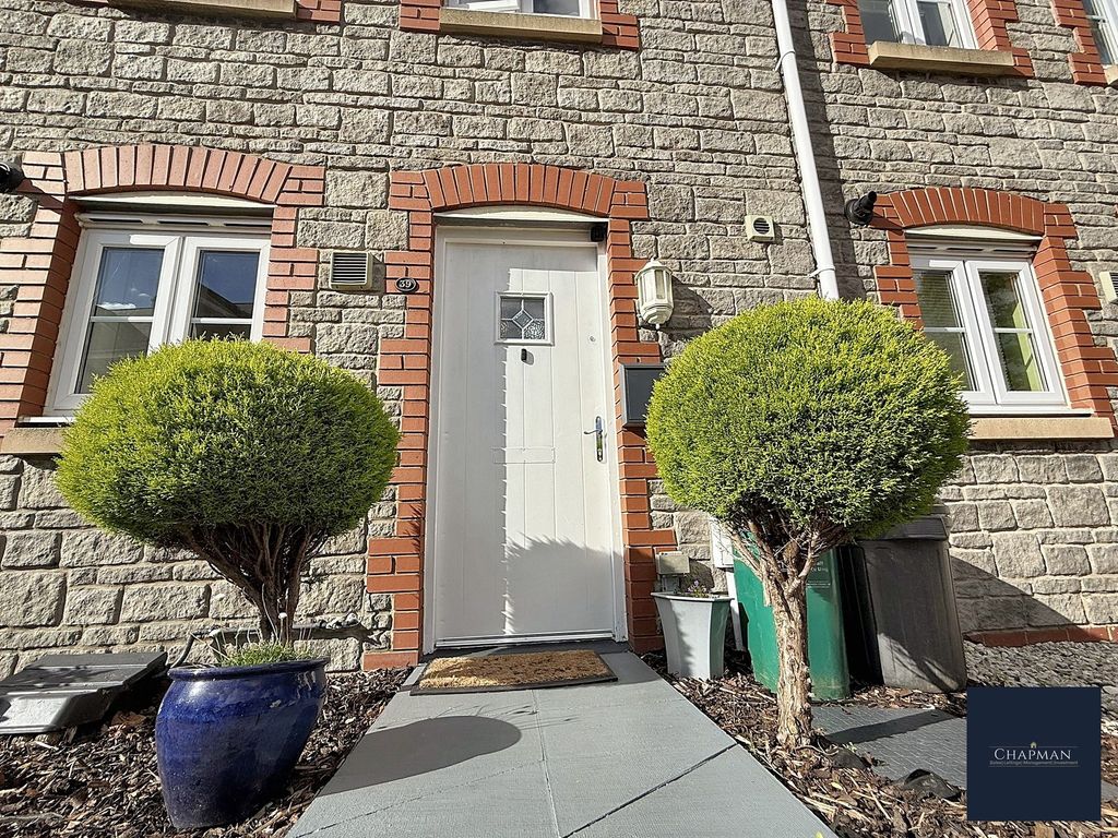 Property photo 2 of 24