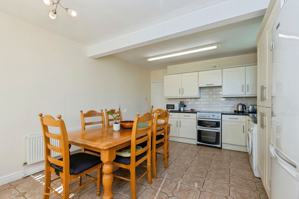 Property photo 3 of 18 Pbox-Img.Jpg