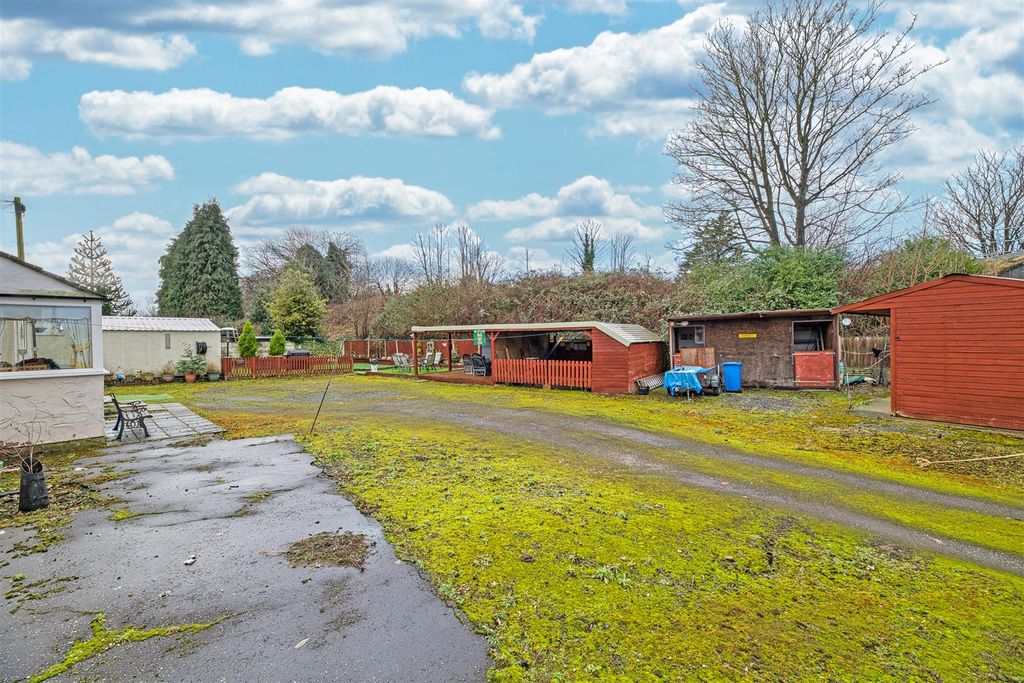 Property photo 3 of 26 Substantial Plot