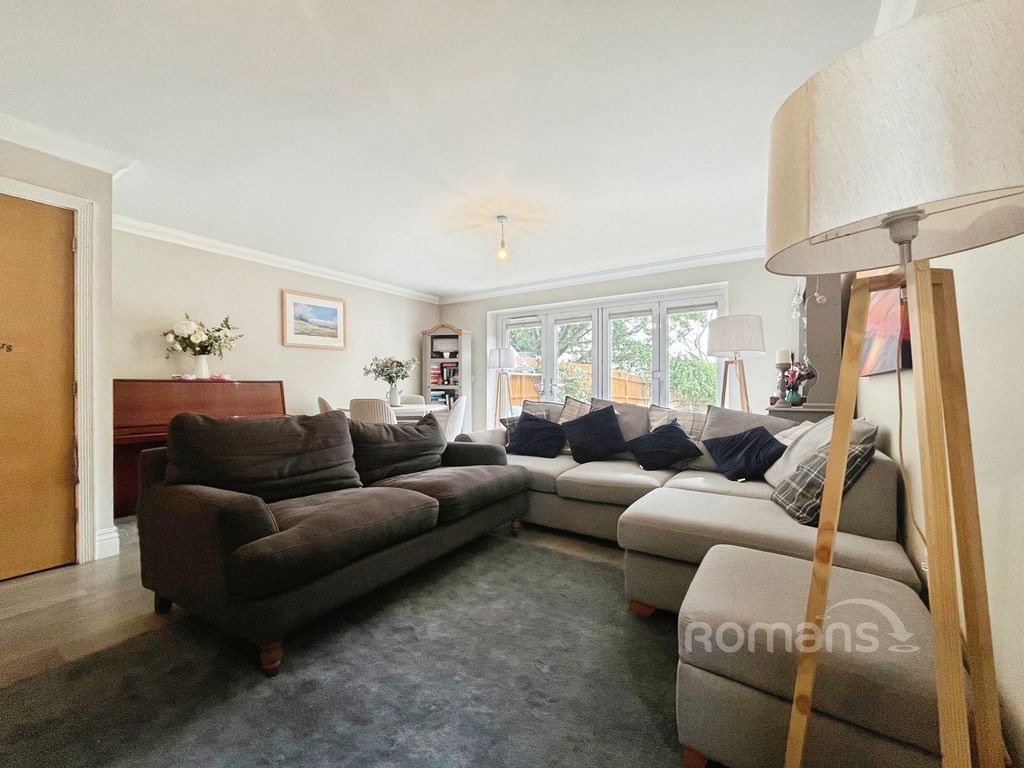 Property photo 3 of 16 Pbox-Img.Jpg