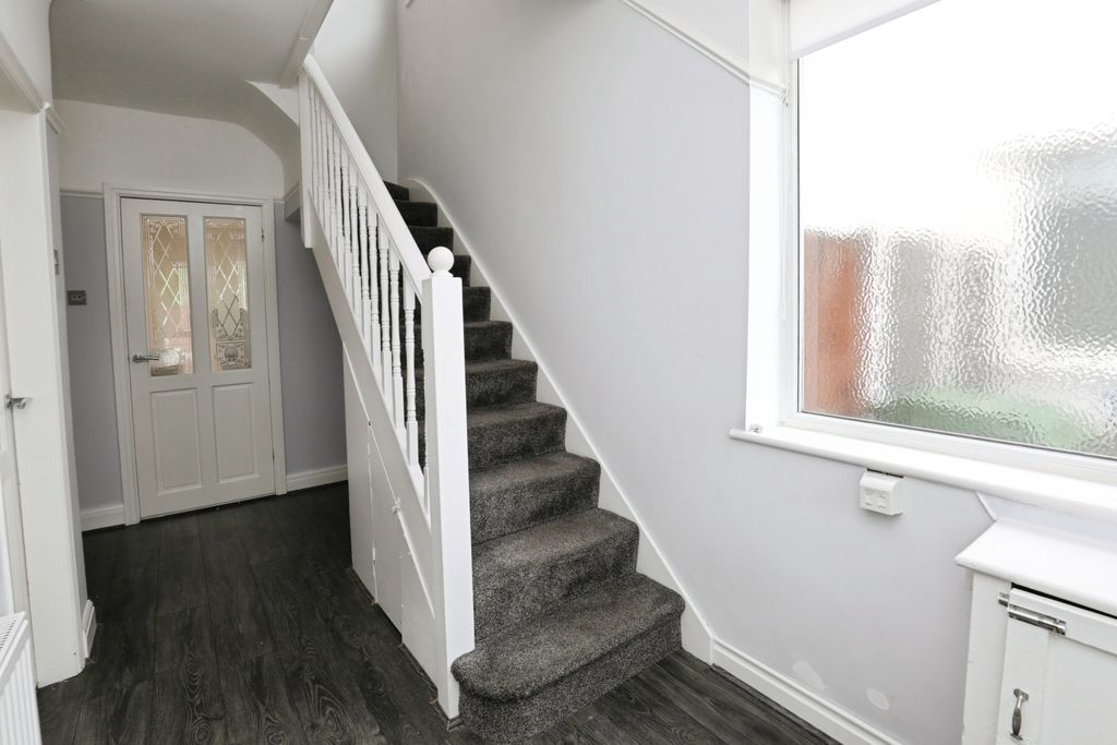 Property photo 2 of 23