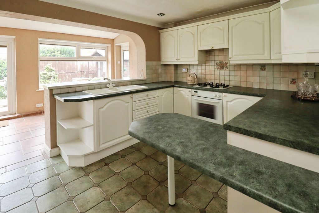 Property photo 2 of 24