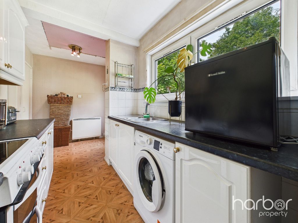 Property photo 3 of 8 3930518