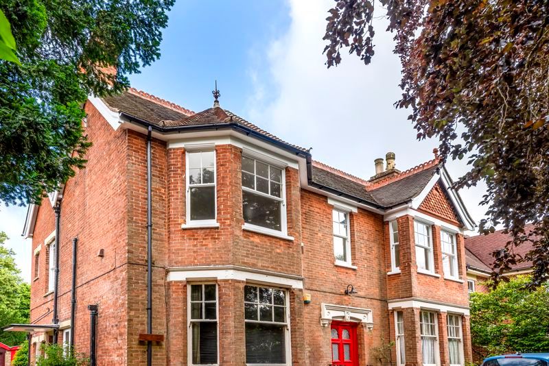 Additional image 32 of 3 bed flat to rentKings Road, Horsham RH13