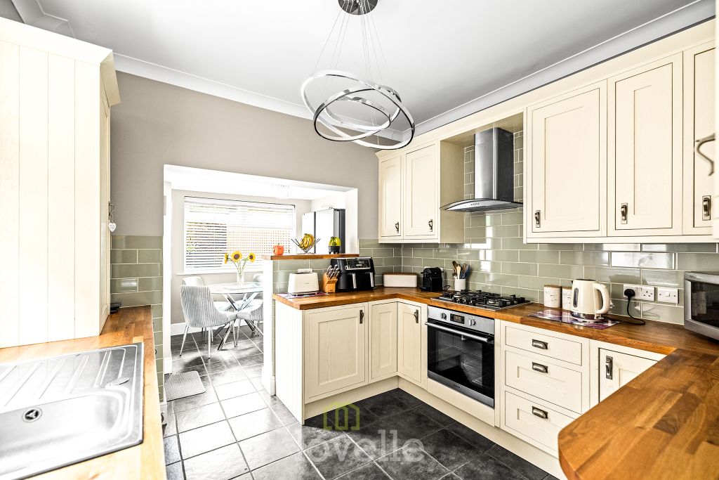 Property photo 3 of 32