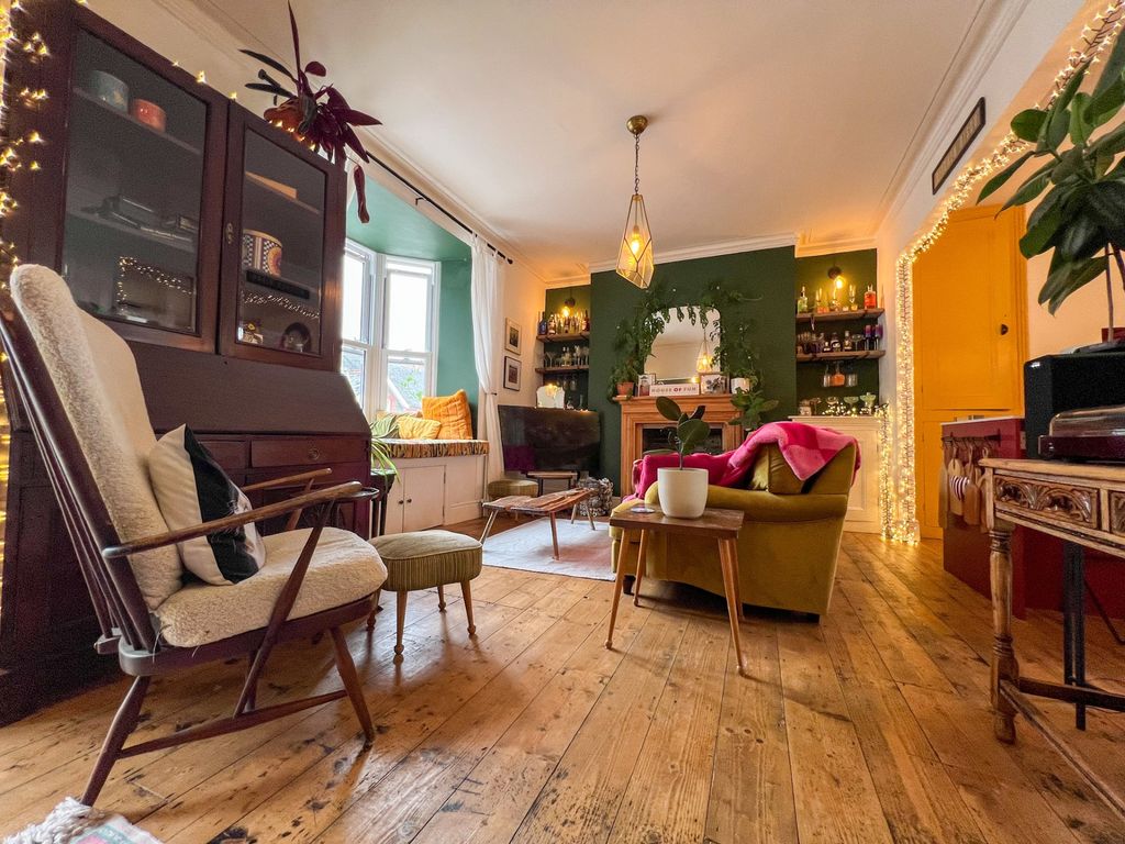 Property photo 3 of 31 98Aa677F-661E-499A-Bec6-c460ee463F63