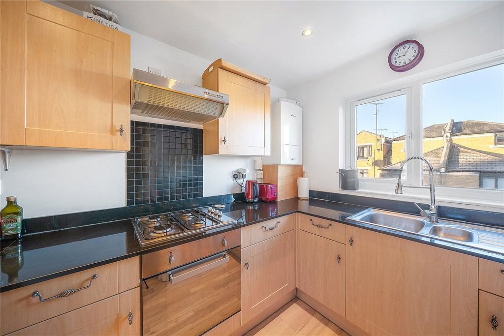 Property photo 3 of 8 Picture 3