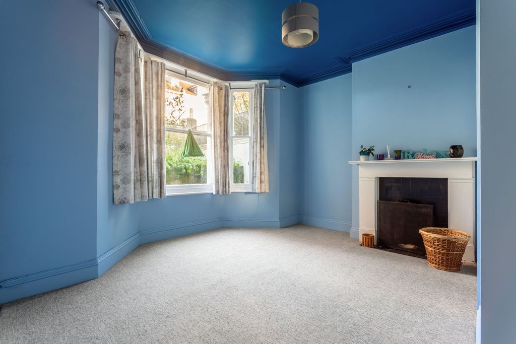Property photo 3 of 14