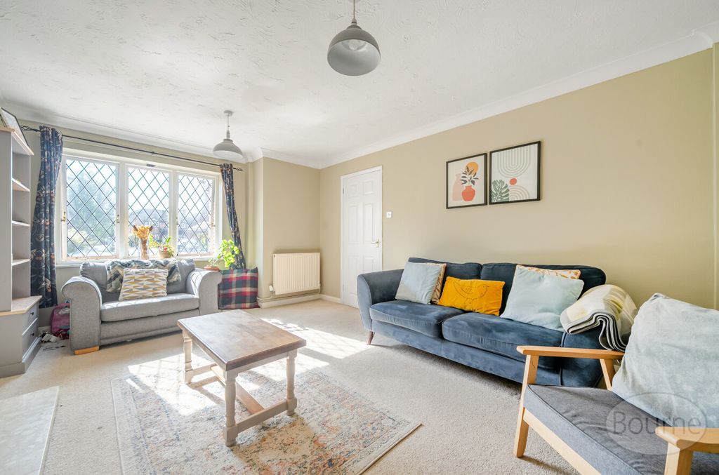 Property photo 2 of 19 20264157-7E46-4B2...